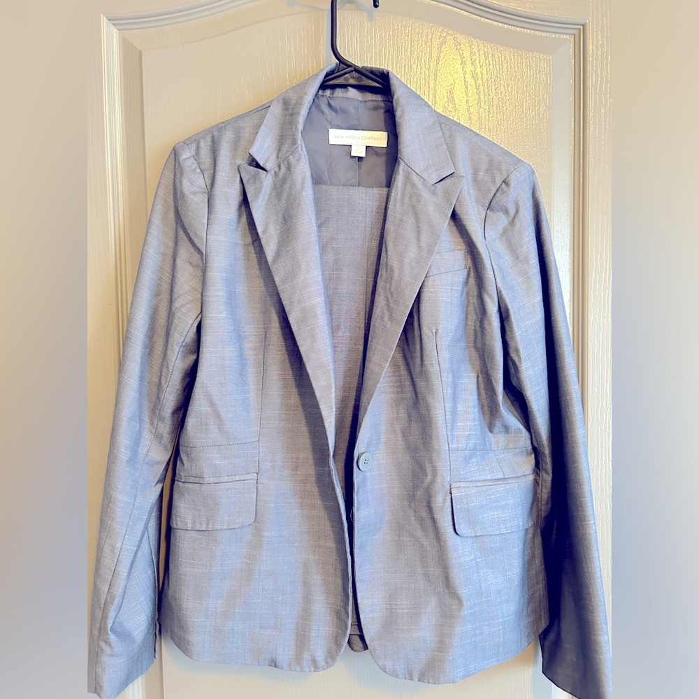 Women’s Pant Suit